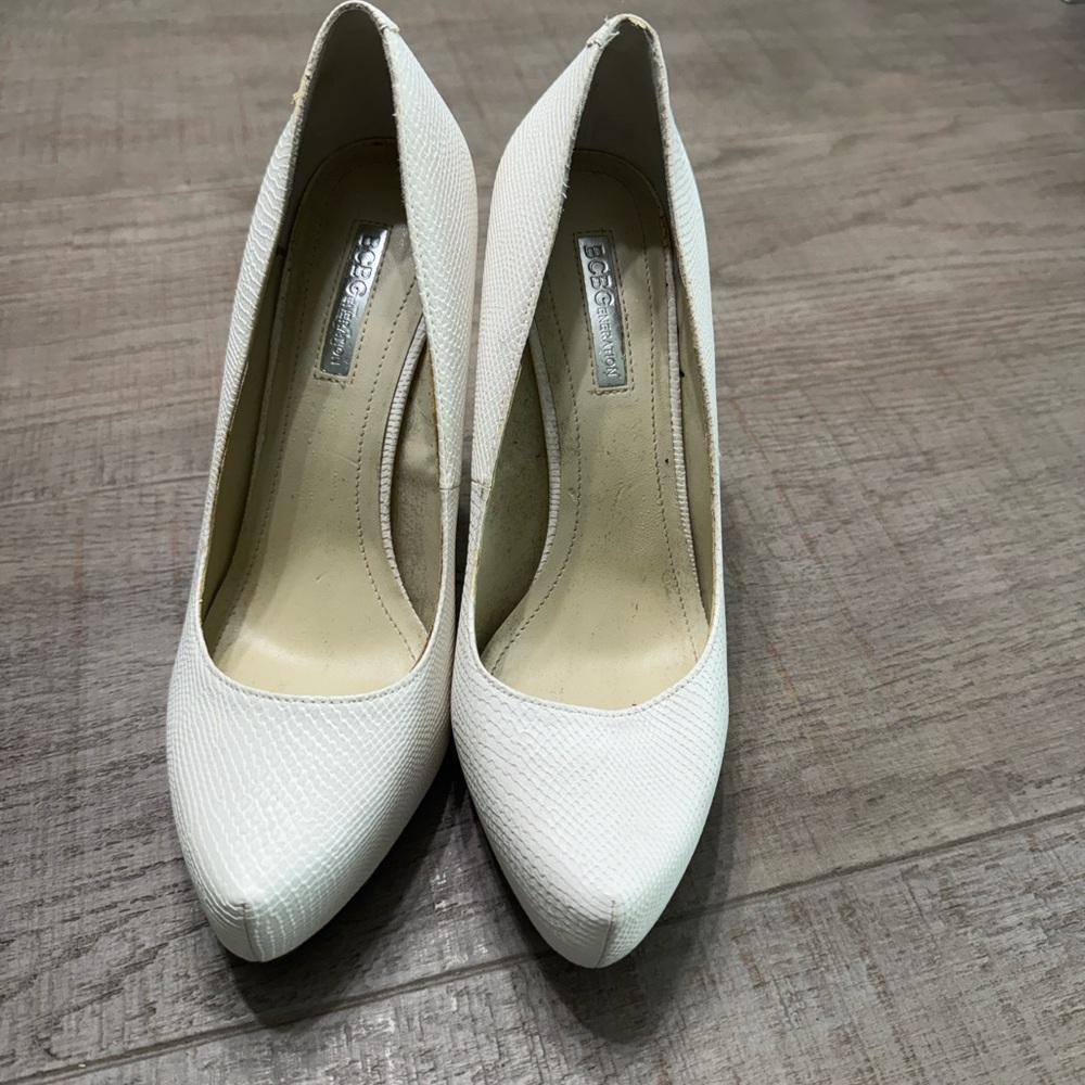 BCBG Cream Textured Heels